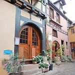 An Apartment In A 17Th Century Wine Grower S House Апартаменты