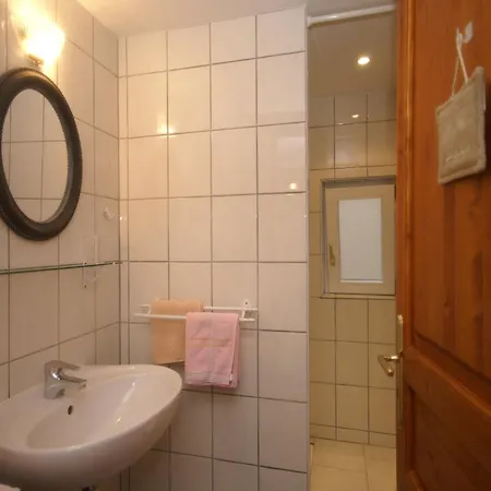 An In A 17th Century Wine Grower S House Appartement *
