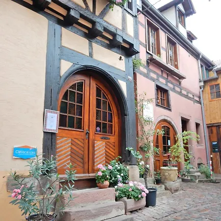 Apartment In Riquewihr Near Vineyards Lägenhet
