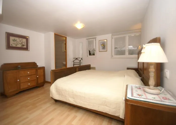 An Apartment In A 17Th Century Wine Grower S House 아파트 리크위르