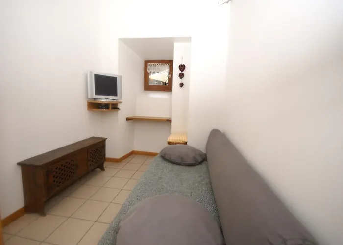 An Apartment In A 17Th Century Wine Grower S House